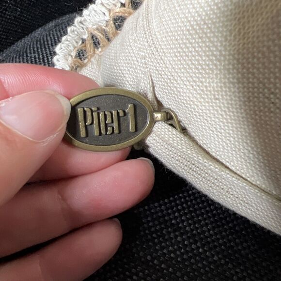 Pier 1 Christmas Royal Reindeer Portrat Embroidered Accent Pillow 14x14 - Picture 3 of 5